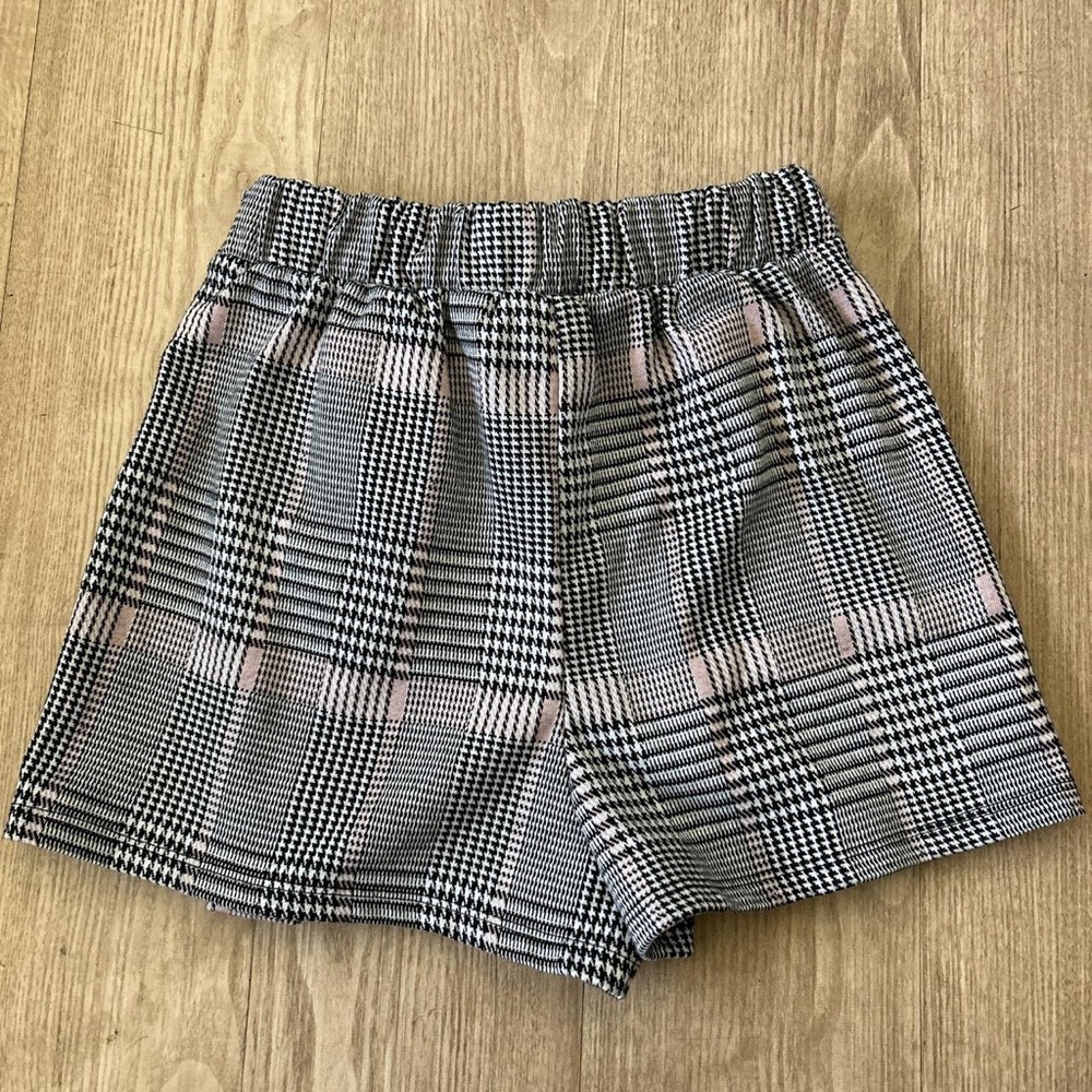 Pink plaid skirt/skort - Picture 3 of 4